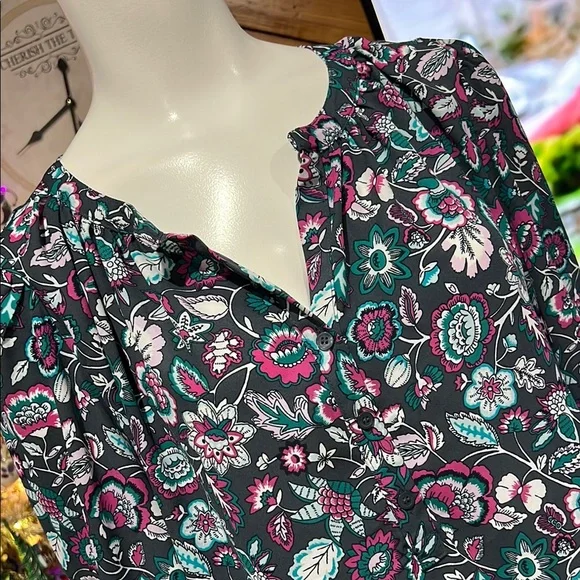 LOFT Gray and Pink Buttoned Long Sleeve Blouse Large #DD - Picture 2 of 7